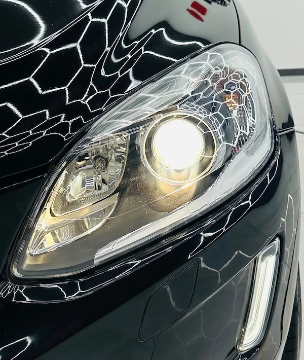 VOLVO XC60 2017 — imagine 10