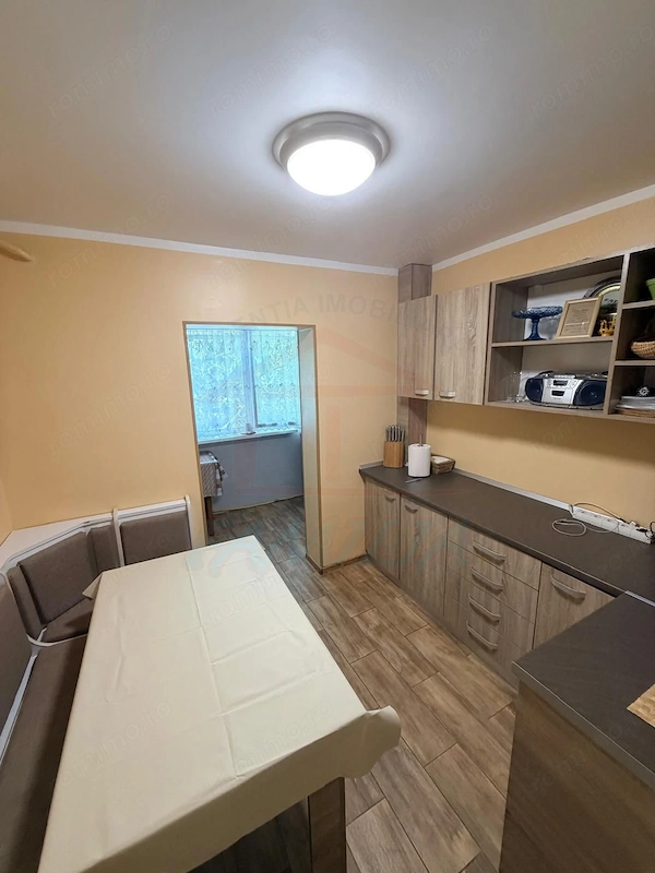 SE VINDE APARTAMENT 2 CAMERE, SIDERURGISTILOR VEST — fotografia 1