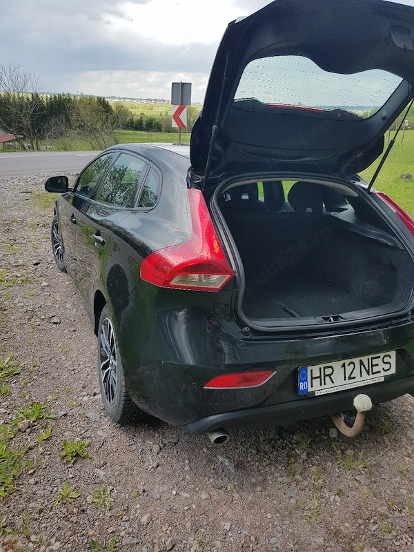 VOLVO V40 Cross Country
