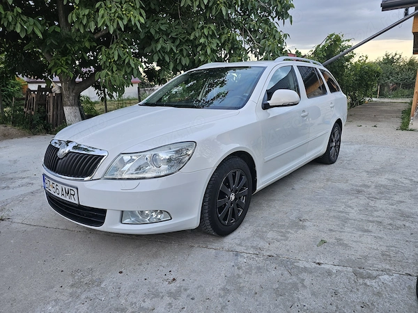SKODA Octavia 2010 — imagine 2