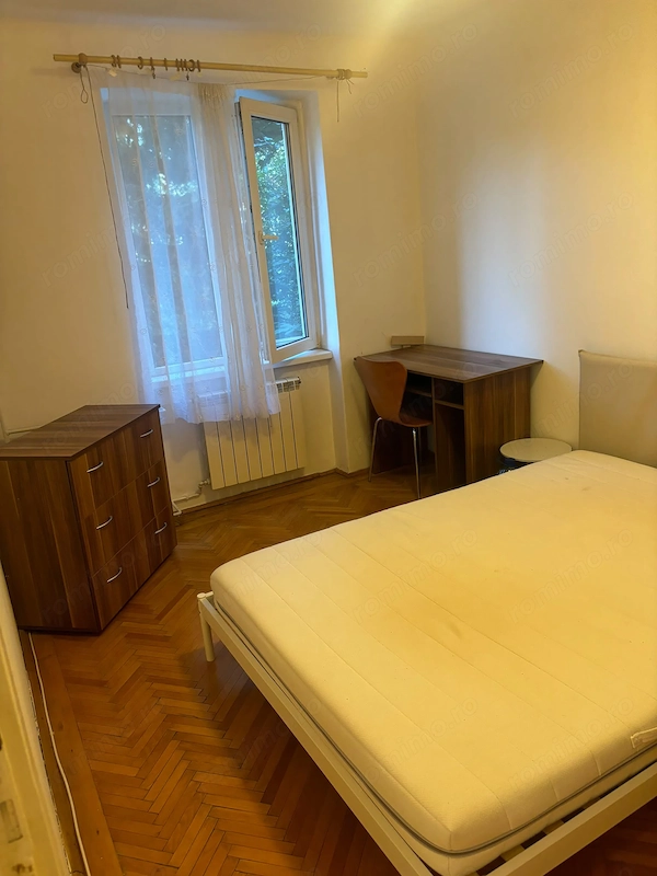 2 cam decomandat etaj 1 Str Sorin Titel ,langa Politehnica — fotografia 3
