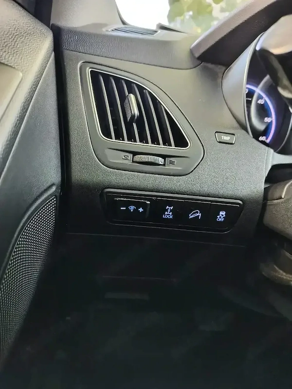 HYUNDAI ix35 2011 — imagine 3