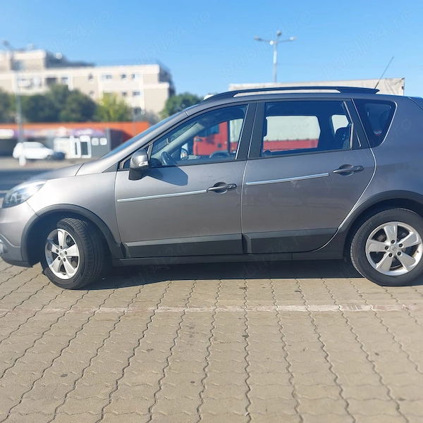 RENAULT Grand Scenic 2015 — imagine 3