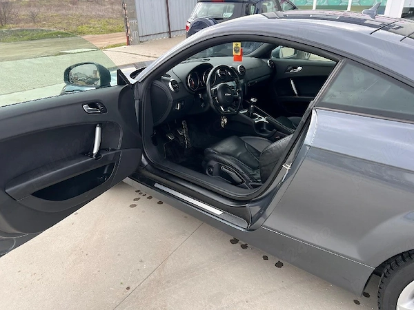AUDI TT