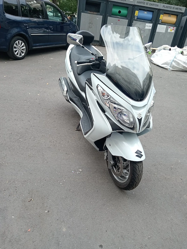 Vând Scooter