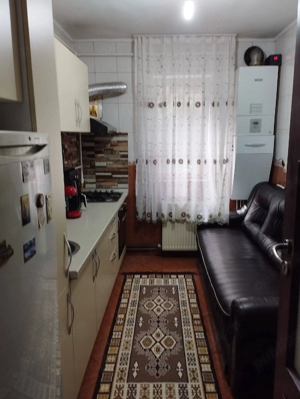 Vând apartament cu 2 camere,semidecomandat — fotografia 3