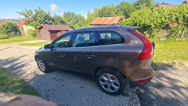 VOLVO XC60 2010 — imagine 4