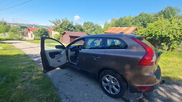 VOLVO XC60 2010 — imagine 3