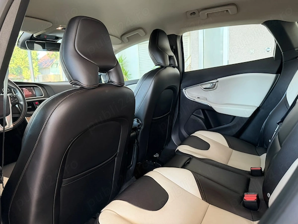 VOLVO V40 Cross Country 2018 — imagine 11