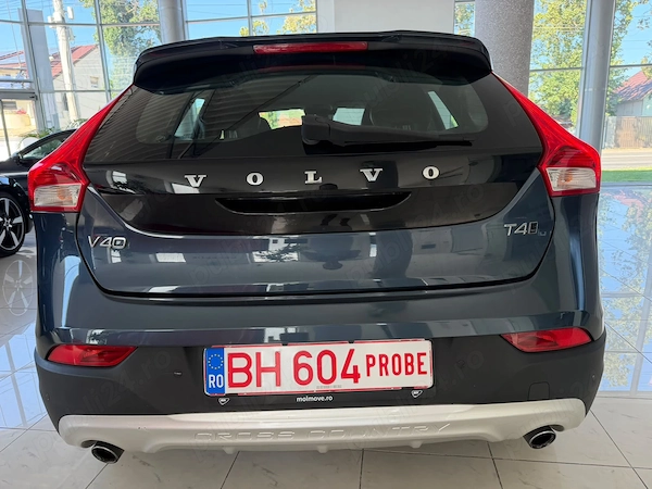 VOLVO V40 Cross Country 2018 — imagine 5