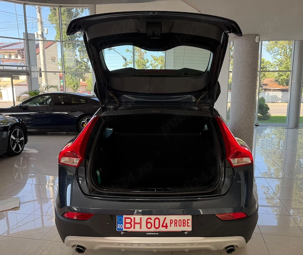 VOLVO V40 Cross Country 2018 — imagine 17