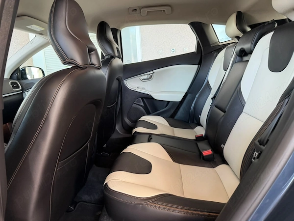 VOLVO V40 Cross Country 2018 — imagine 14