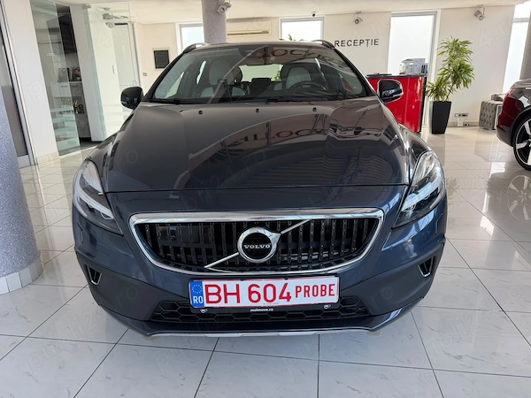 VOLVO V40 Cross Country 2018 — imagine 2