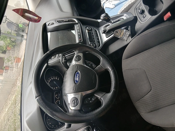 FORD Focus 2011 — imagine 5