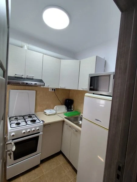 De Inchiriat Garosniera Proprietar direct! Zona buna Dambovita--Aurora — fotografia 3