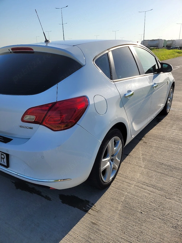 OPEL Astra 2013 — imagine 4