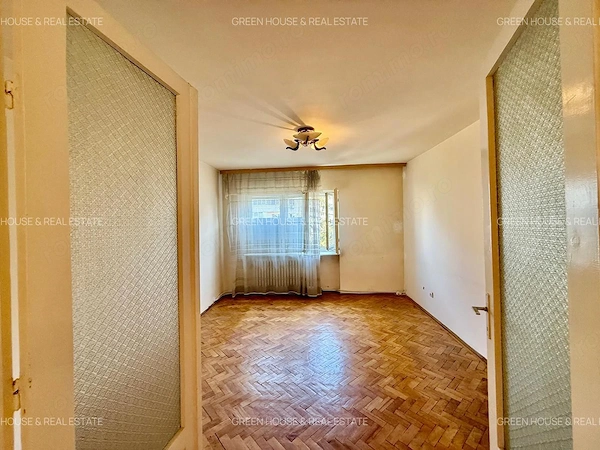 Apartament 3 camere , zona Piata Centrala — fotografia 1