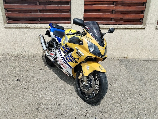 Honda CBR 600 F4i sport