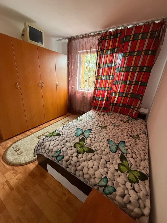 Apartament cu 2 camere, 45 mp, balcon închis, poziție excelentă, Craiovița Nouă — fotografia 1