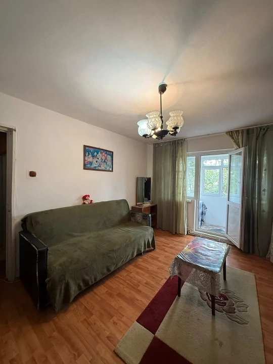 Apartament cu 2 camere, 45 mp, balcon închis, poziție excelentă, Craiovița Nouă — fotografia 2