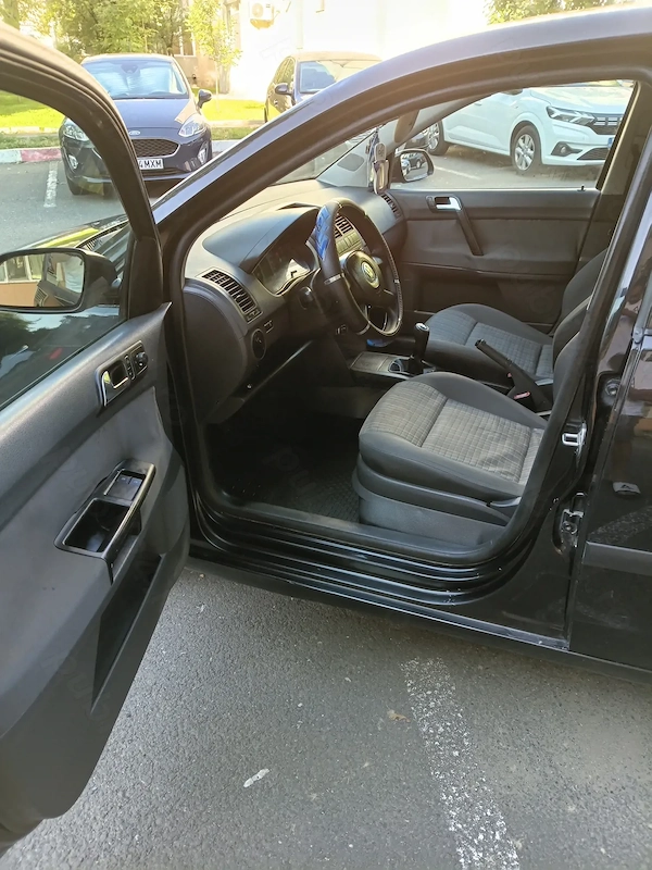VOLKSWAGEN Polo 2008 — imagine 5