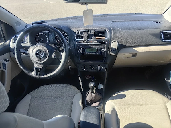 VOLKSWAGEN Polo 2010 — imagine 4