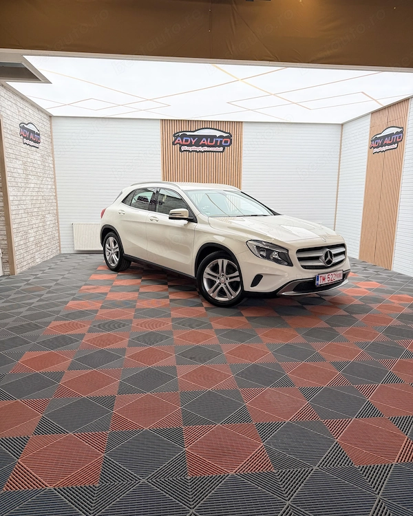 MERCEDES-BENZ GLA 2015 — imagine 2