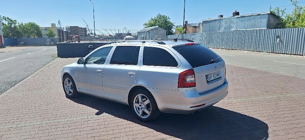 SKODA Octavia 2010 — imagine 3