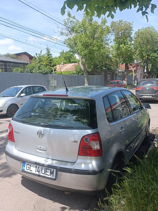 VOLKSWAGEN Polo