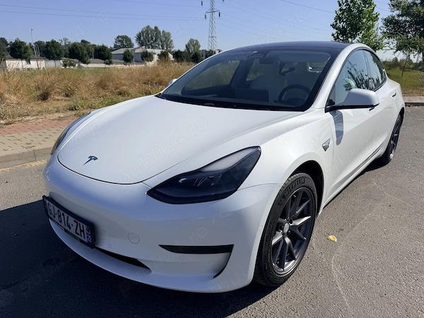TESLA Model 3 2022 — imagine 3