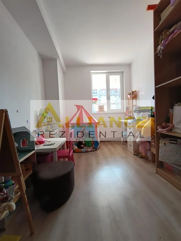 Apartament 3 camere de vanzare — fotografia 3