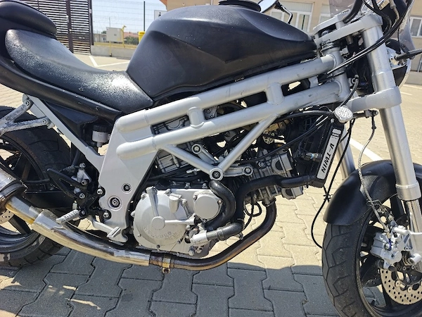 vând sau schimb Hyosung GT 650