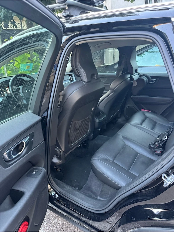 VOLVO XC60 2019 — imagine 3