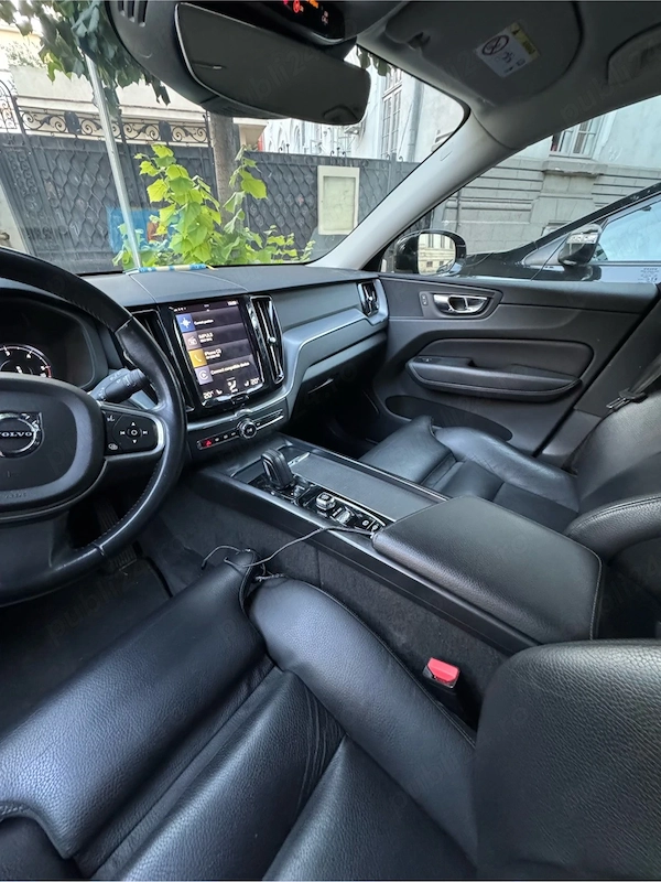 VOLVO XC60 2019 — imagine 2