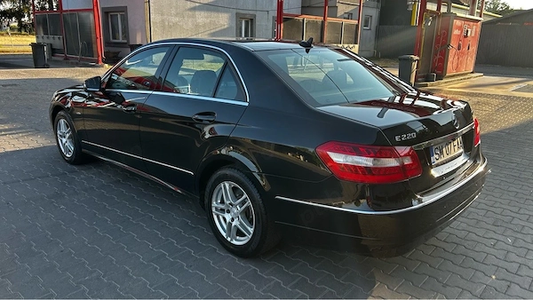 MERCEDES-BENZ E-Class 2010 — imagine 3