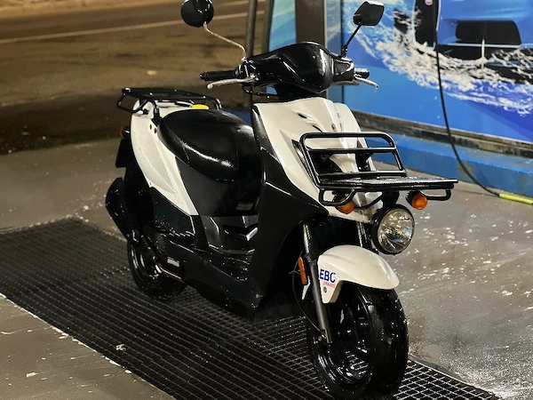 Vând Scuter Kymco Agility Carry 2018 Ideal Livrări Glovo Tazz Stare Foarte Bună