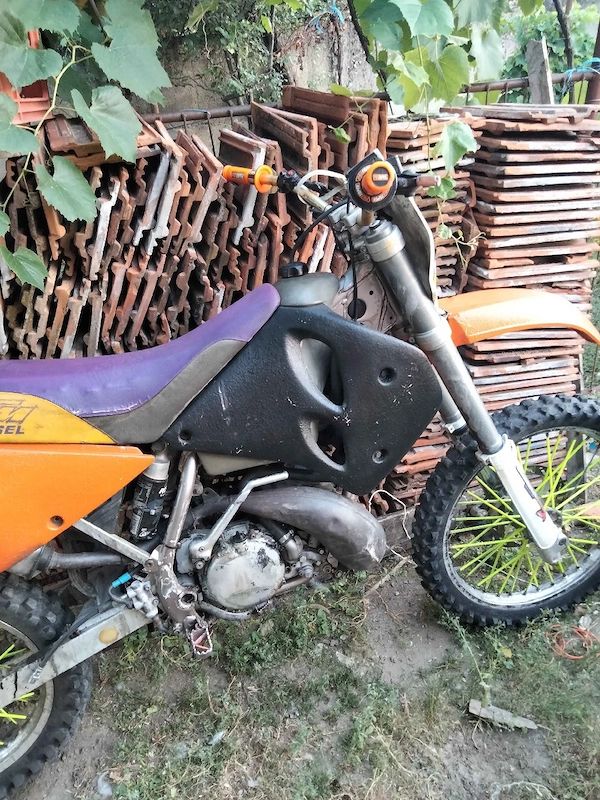 Vând ktm 250 2T, an 1998.