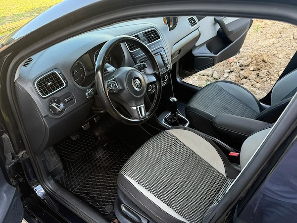 VOLKSWAGEN Polo 2011 — imagine 4