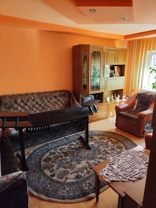 Apartament 4 camere, etaj 1, Craiovita Noua — fotografia 1