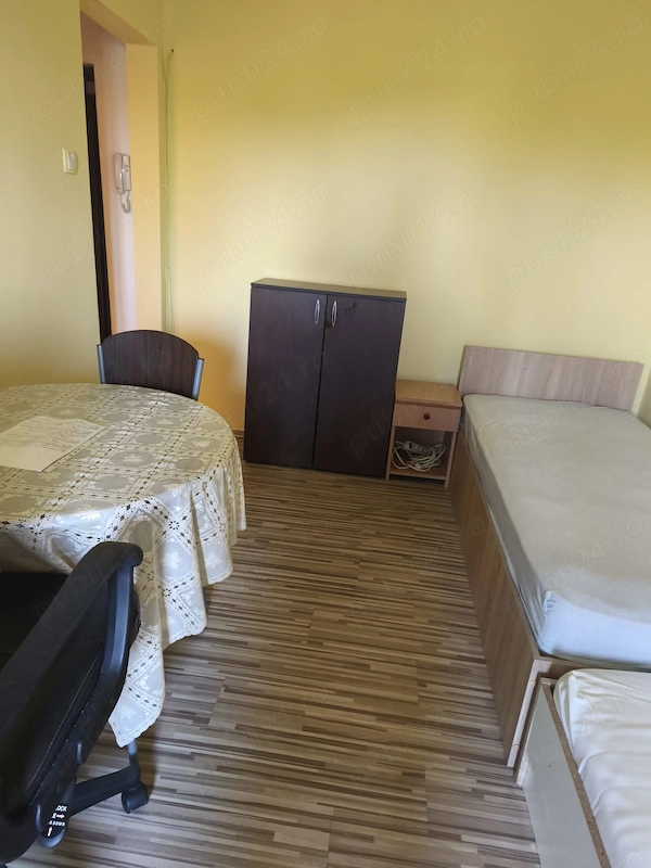 Închiriez garsonieră cu bucătărie separată și balcon Calea Buziașului, etaj 3 — fotografia 2