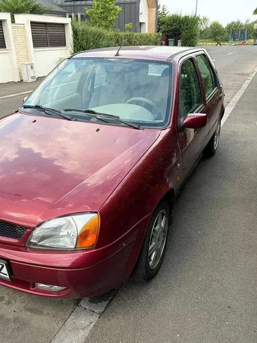 FORD Fiesta 2000 — imagine 2