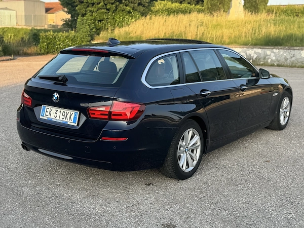 BMW 5 Series 2011 — imagine 5