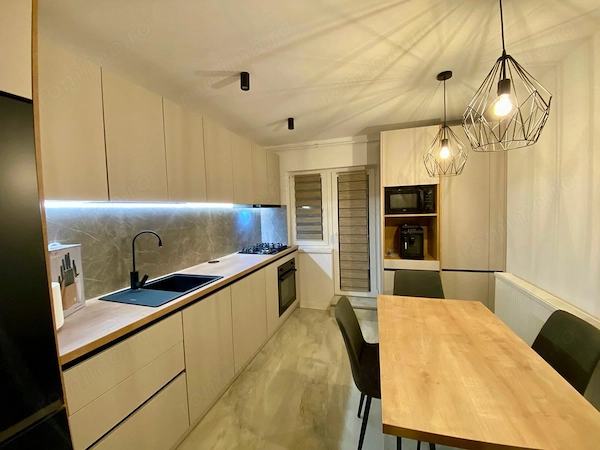 Apartament 2 camere de lux,decomandat, etaj 1, zona Decebal — fotografia 1