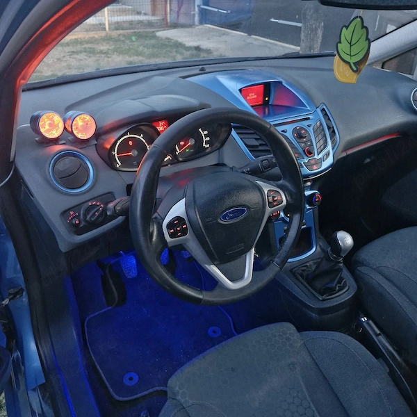 FORD Fiesta 2010 — imagine 2