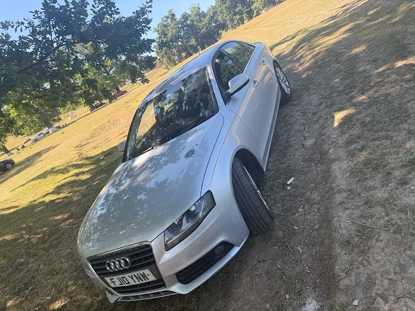 AUDI A4 2010 — imagine 2