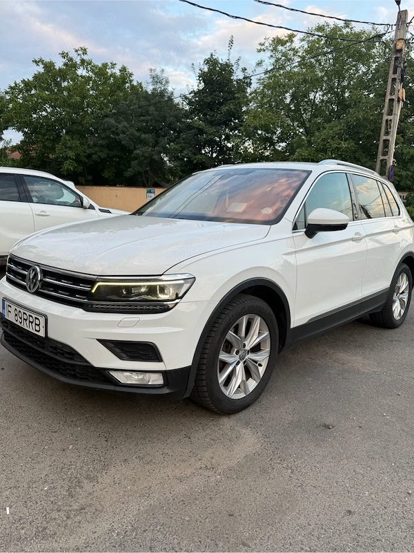 VOLKSWAGEN Tiguan