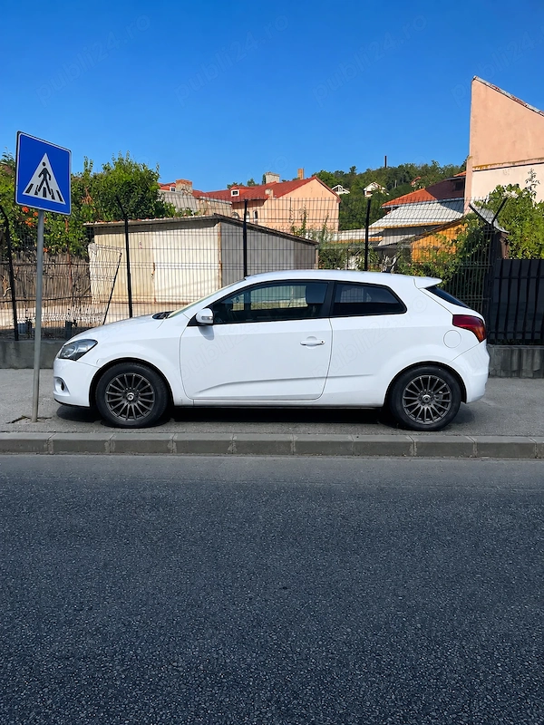 KIA Ceed 2010 — imagine 3