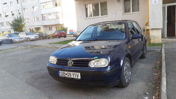VOLKSWAGEN Golf 2000 — imagine 3