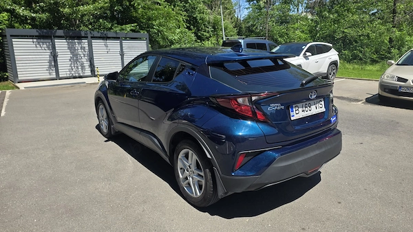 TOYOTA C-HR 2023 — imagine 3