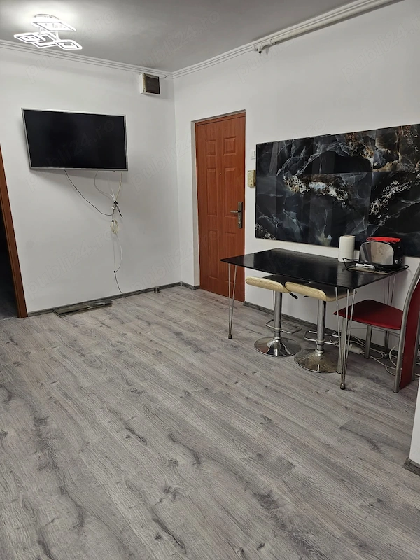Vand sau inchiriez apartament 3 camere, Tg. Mures, Tudor — fotografia 1